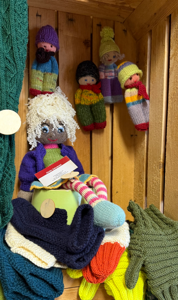 Strickware für Kinder in Silvis Schatzkistl